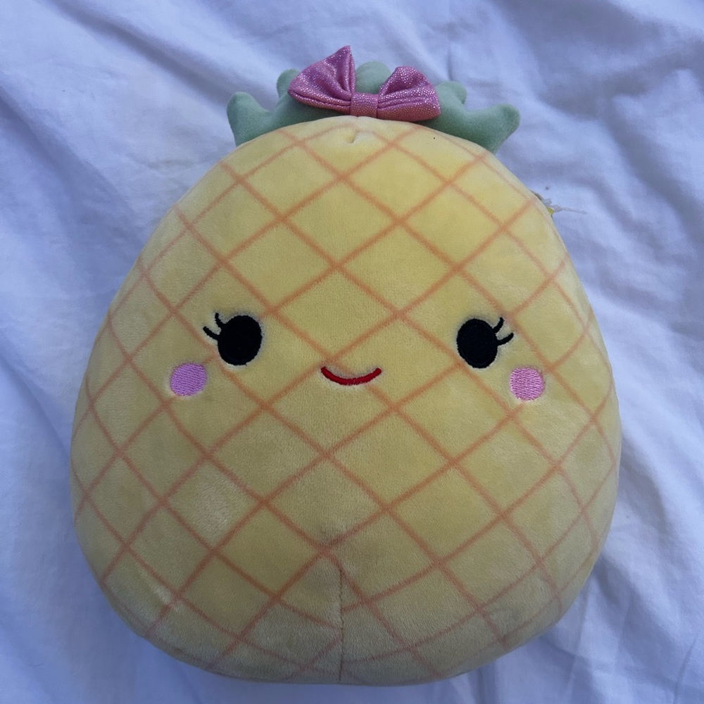 Lulu the pineapple Squishmallow